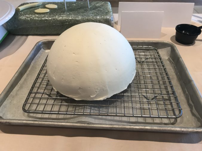 cake decorating