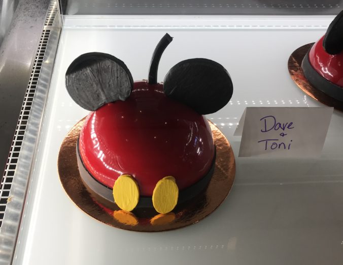cake decorating